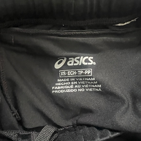 Lightly used ASICS black leggings - Picture 3 of 3